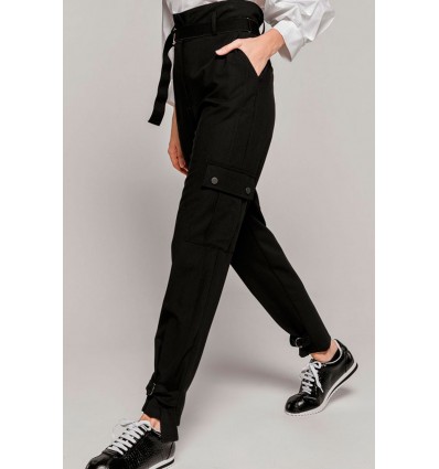 Pantalón Cargo Cintas en Puño y Cintura